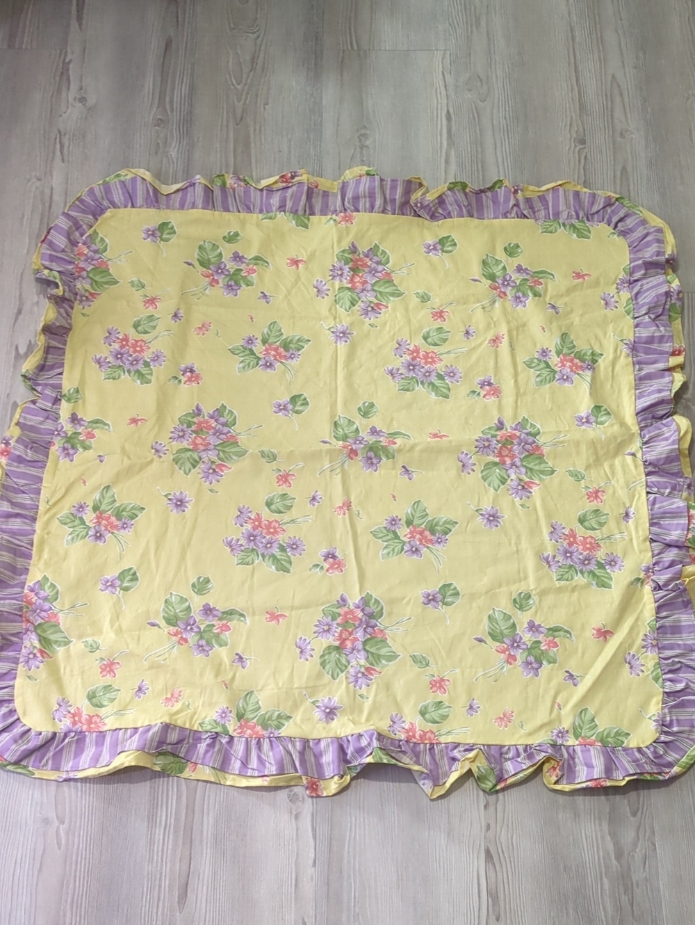 Waverly Garden Room Floral Ruffled Table Topper Tablecloth 36x36 Cottagecore